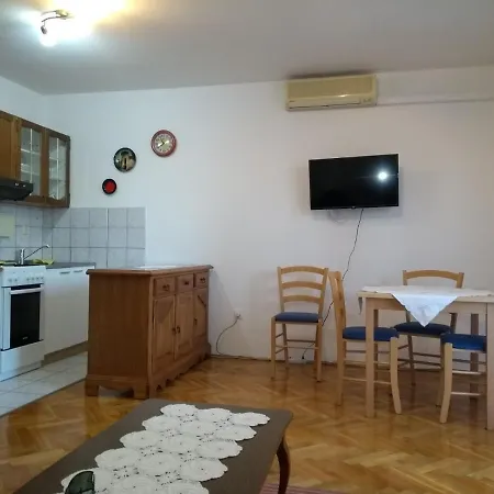 17675a Crikvenica